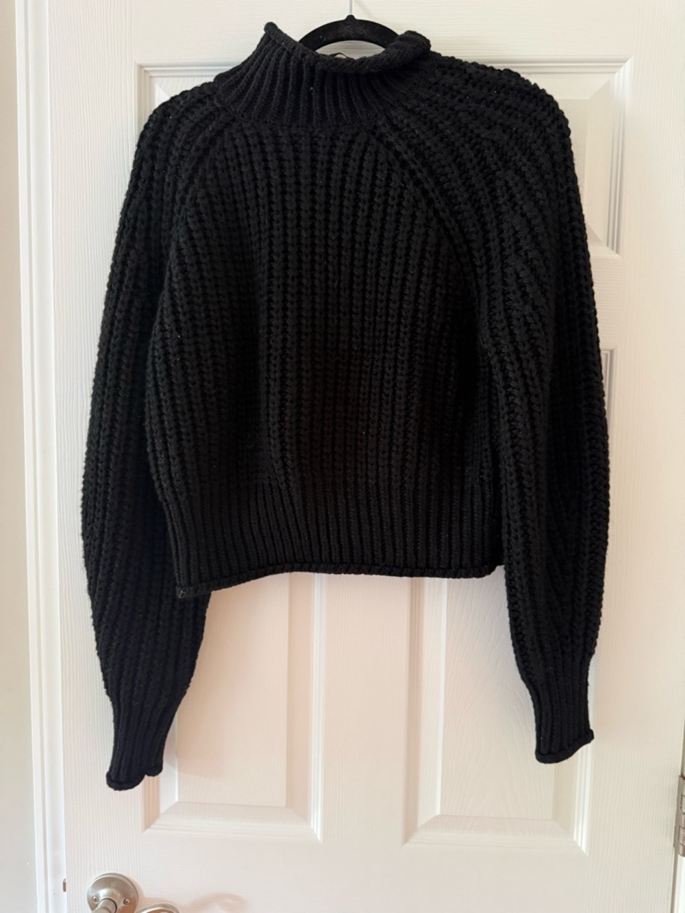 H&M Chunky Turtleneck Sweater ** Bundle 5+ items and name your offer!!! 💖💞